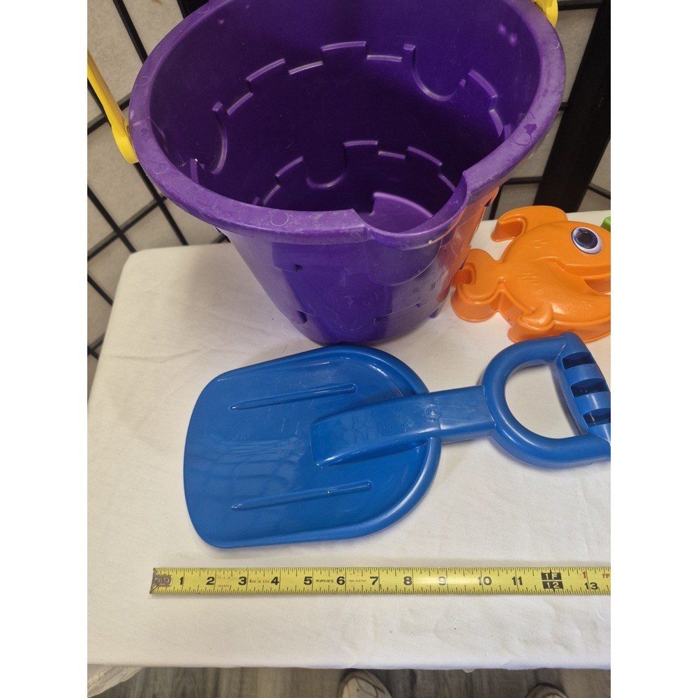 Beach Bucket Full With Sand Toys Set - Picture 4 of 6